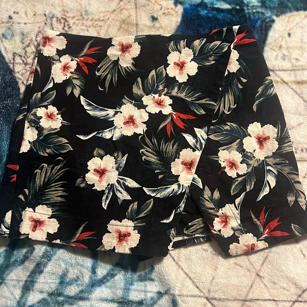 Hollister tropical skirt  size 0